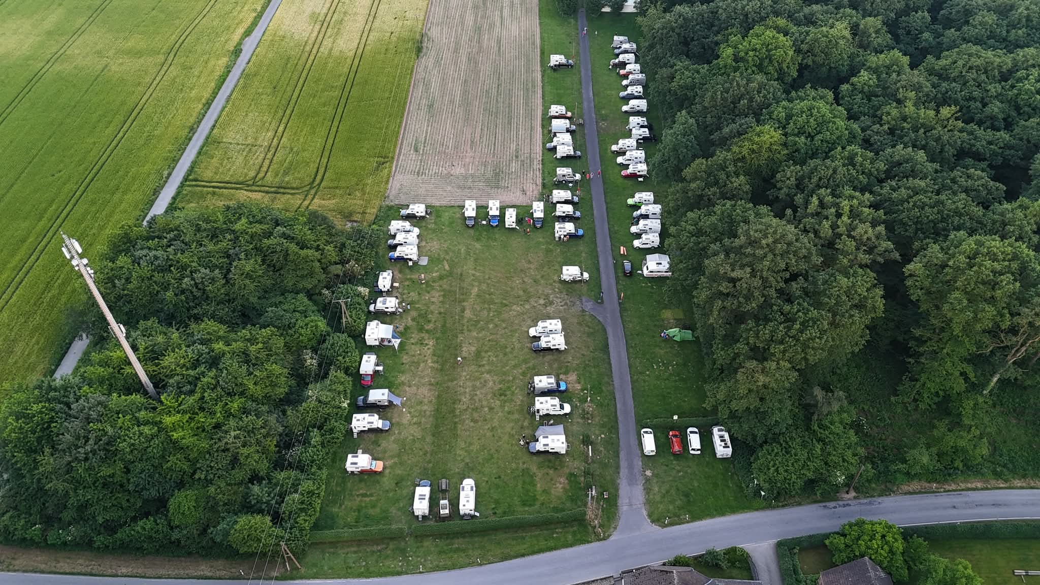 Vogelperspektive Pickup Camper Stellplatz Xanten